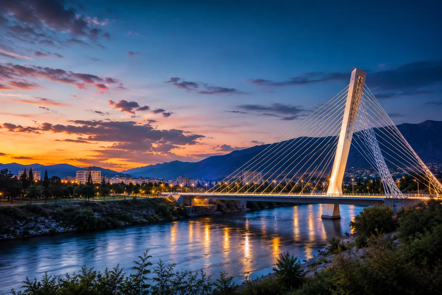 Most Milenijum na Morači, Podgorica u suton